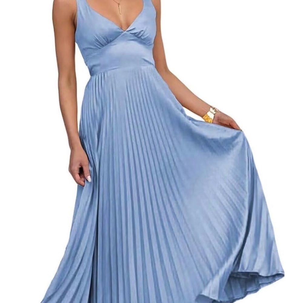 Elegant Blue Pleated Maxi Dress